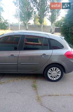 Универсал Renault Clio 2011 в 