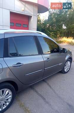 Универсал Renault Clio 2011 в 