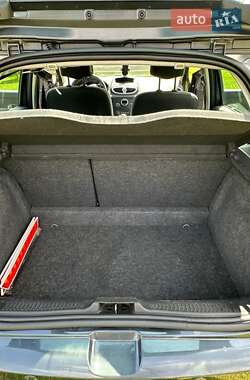 Хэтчбек Renault Clio 2006 в 