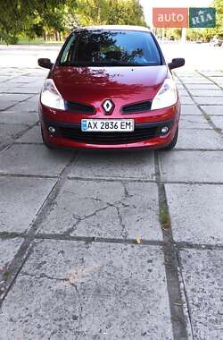 Хэтчбек Renault Clio 2007 в 