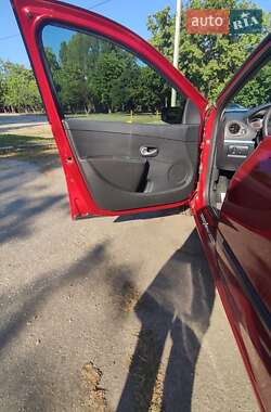 Хэтчбек Renault Clio 2007 в 