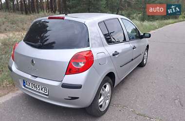 Хэтчбек Renault Clio 2007 в 