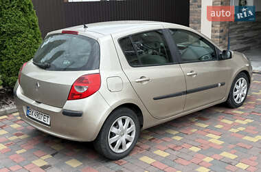 Хэтчбек Renault Clio 2007 в 
