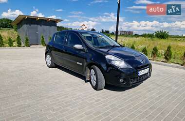 Хэтчбек Renault Clio 2012 в 