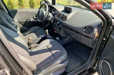 Хэтчбек Renault Clio 2012 в 