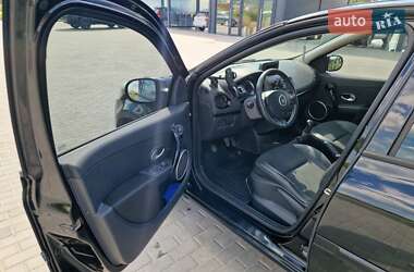 Хэтчбек Renault Clio 2012 в 
