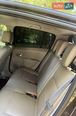 Хэтчбек Renault Clio 2011 в 