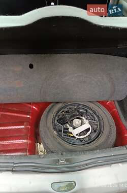 Хэтчбек Renault Clio 2004 в 