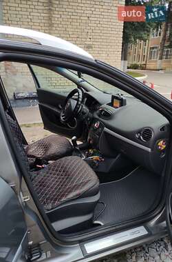 Универсал Renault Clio 2010 в 