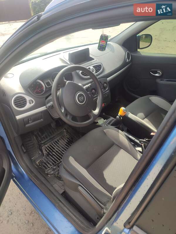 Хэтчбек Renault Clio 2010 в Бердичеве