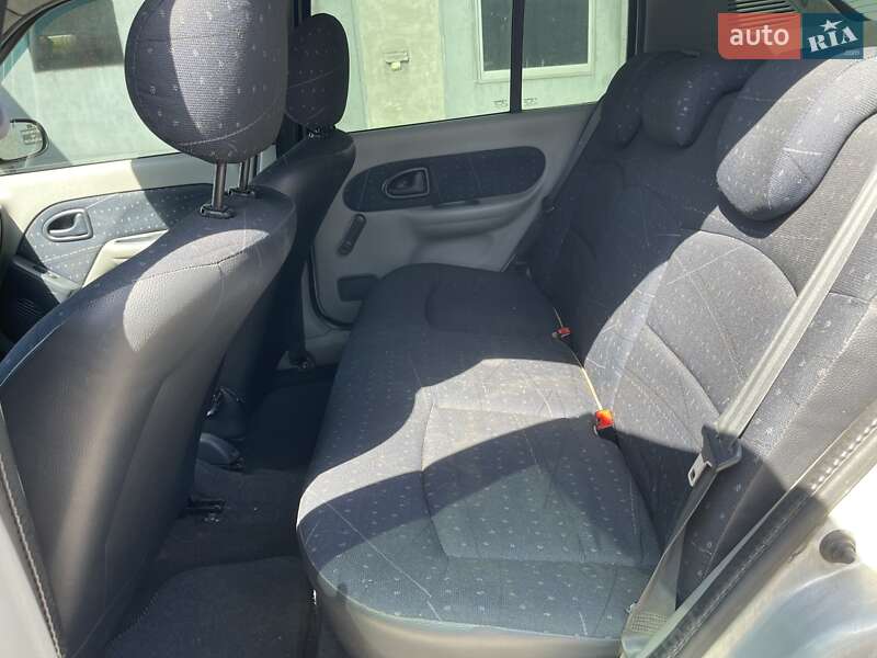 Хэтчбек Renault Clio 2003 в Киеве