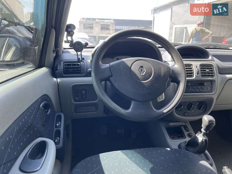 Хэтчбек Renault Clio 2003 в Киеве