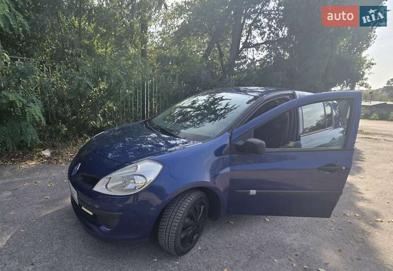 Хэтчбек Renault Clio 2006 в Виннице