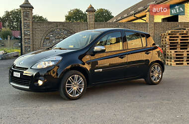 Хэтчбек Renault Clio 2012 в 