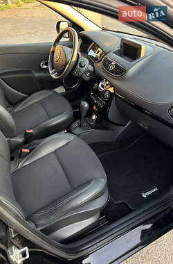 Хэтчбек Renault Clio 2012 в 