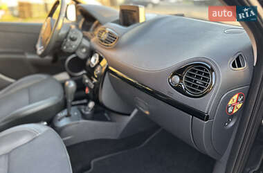 Хэтчбек Renault Clio 2012 в 