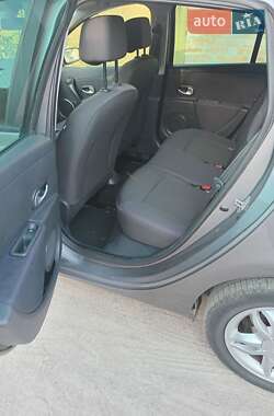 Хэтчбек Renault Clio 2009 в 