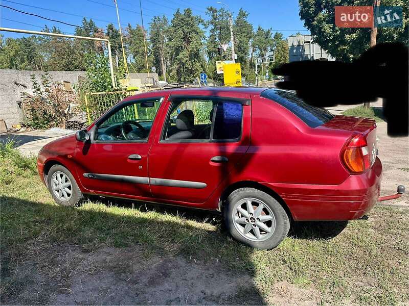 Хэтчбек Renault Clio 2001 в 