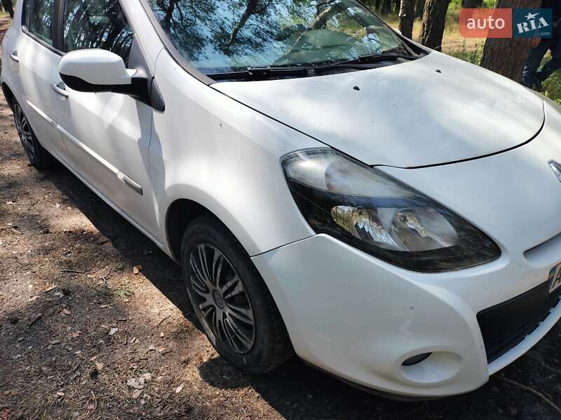 Хэтчбек Renault Clio 2011 в Днепре