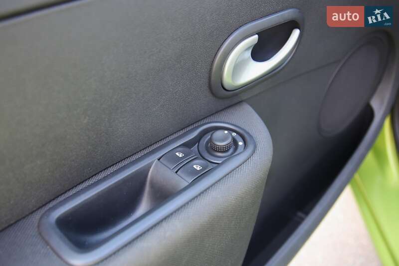 Хэтчбек Renault Clio 2009 в Харькове