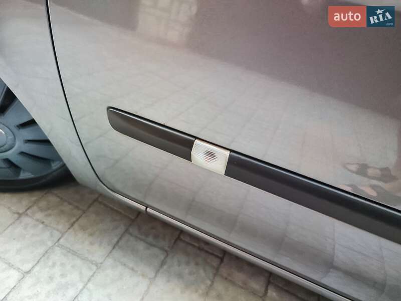 Хэтчбек Renault Clio 2011 в Львове
