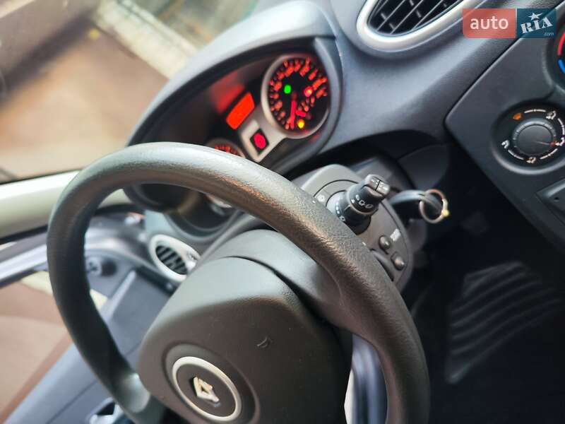 Хэтчбек Renault Clio 2011 в Львове