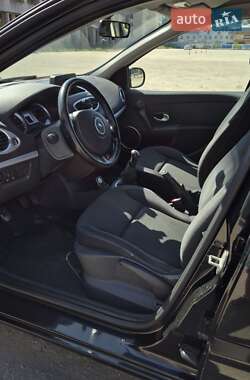 Хэтчбек Renault Clio 2009 в 