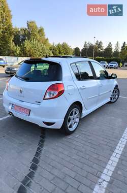 Хэтчбек Renault Clio 2011 в 