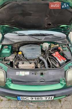 Хэтчбек Renault Clio 2000 в 