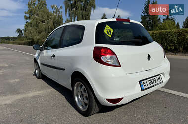 Хэтчбек Renault Clio 2010 в 