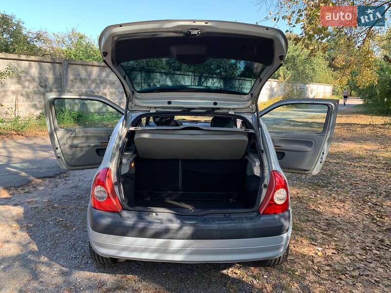 Хэтчбек Renault Clio 2004 в Киеве фото 12 Хэтчбек Renault Clio 2004 в Киеве