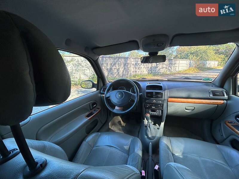 Хэтчбек Renault Clio 2004 в Киеве фото 23 Хэтчбек Renault Clio 2004 в Киеве