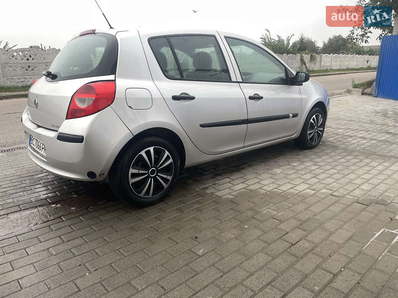 Хэтчбек Renault Clio 2008 в Жовкве