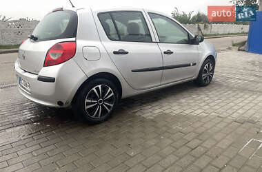 Хетчбек Renault Clio 2008 в 