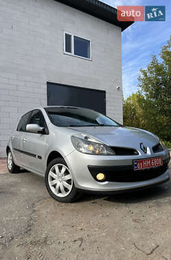 Хетчбек Renault Clio 2006 в 