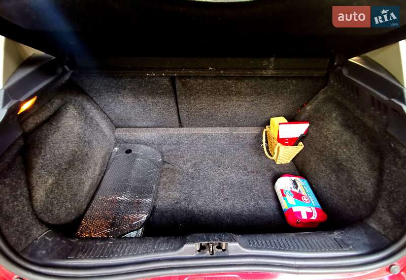 Хэтчбек Renault Clio 2007 в Киеве