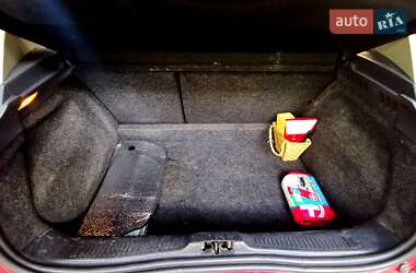 Хэтчбек Renault Clio 2007 в 
