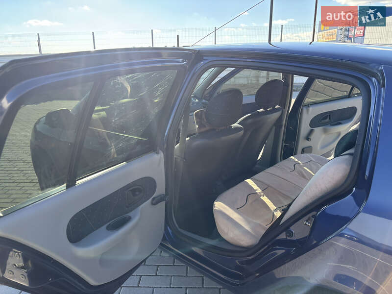 Хэтчбек Renault Clio 2003 в Львове