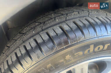 Хетчбек Renault Clio 2003 в 