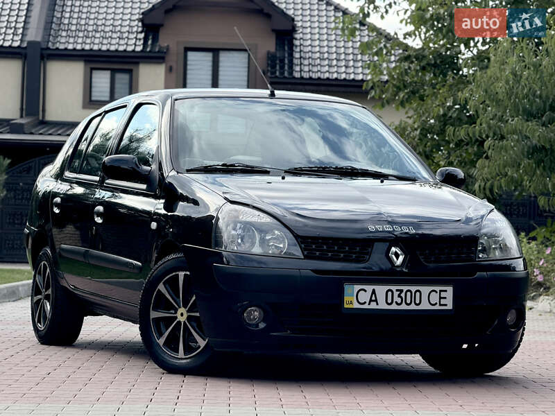 Седан Renault Clio 2006 в 