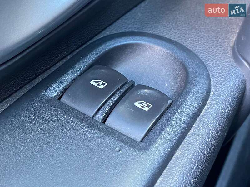 Хэтчбек Renault Clio 2007 в Киеве
