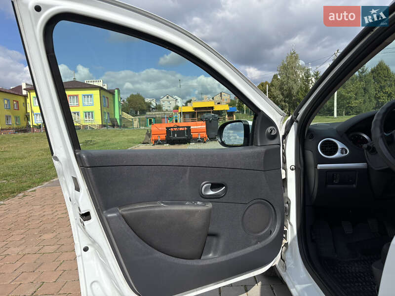 Универсал Renault Clio 2012 в Львове