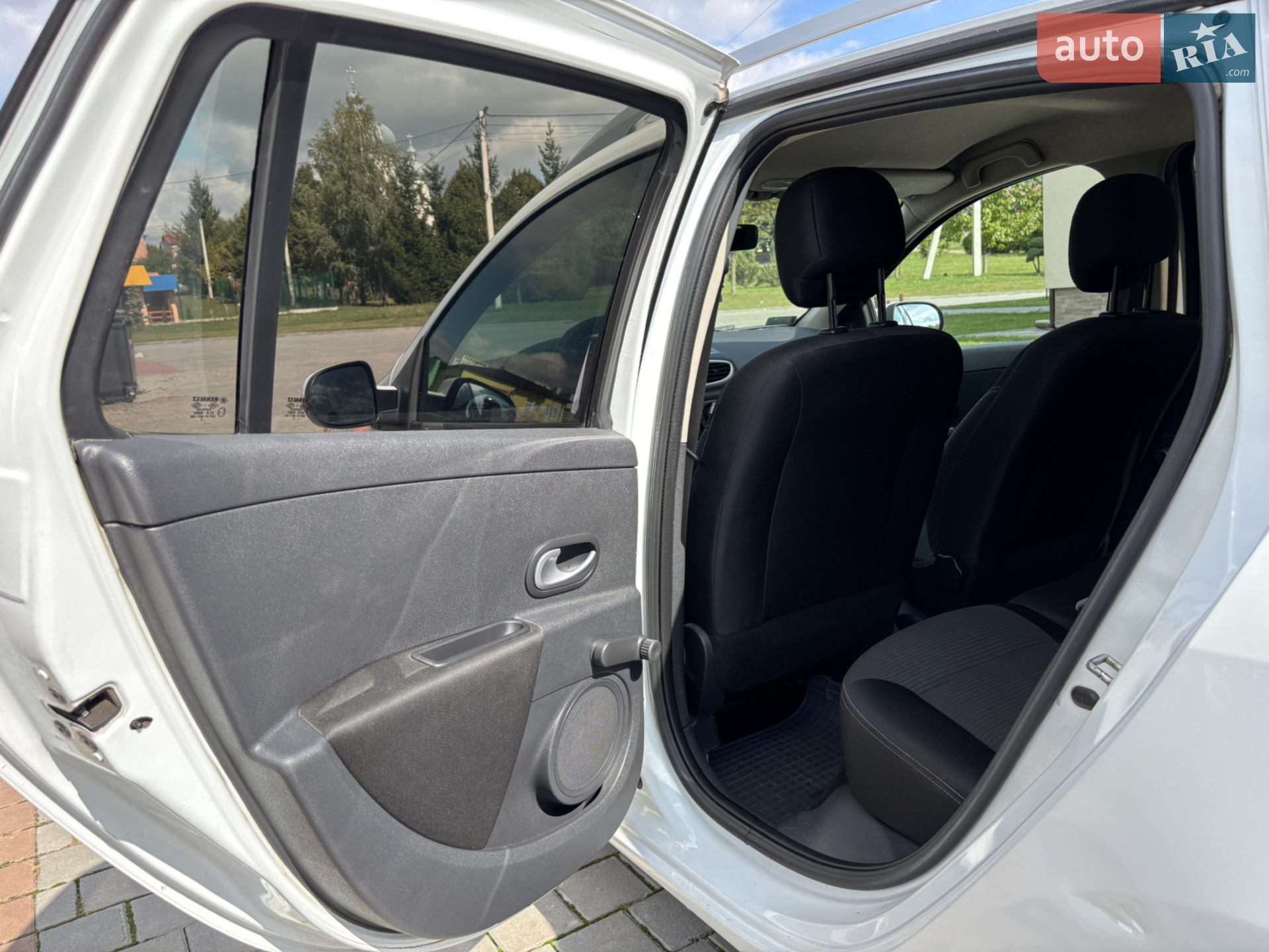 2012 Renault Clio - мініатюра 25
