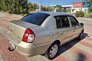 Седан Renault Clio 2006 в 