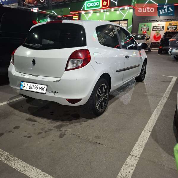 Хэтчбек Renault Clio 2011 в Киеве