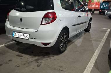Хэтчбек Renault Clio 2011 в 