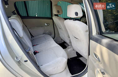 Хэтчбек Renault Clio 2007 в 
