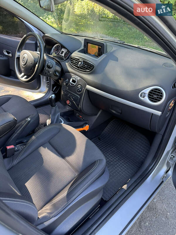 Хэтчбек Renault Clio 2011 в Киеве