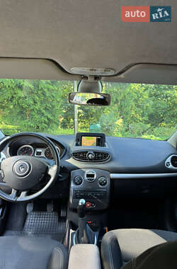 Хетчбек Renault Clio 2011 в 