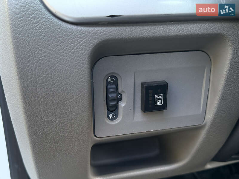 Седан Renault Clio 2012 в Ровно
